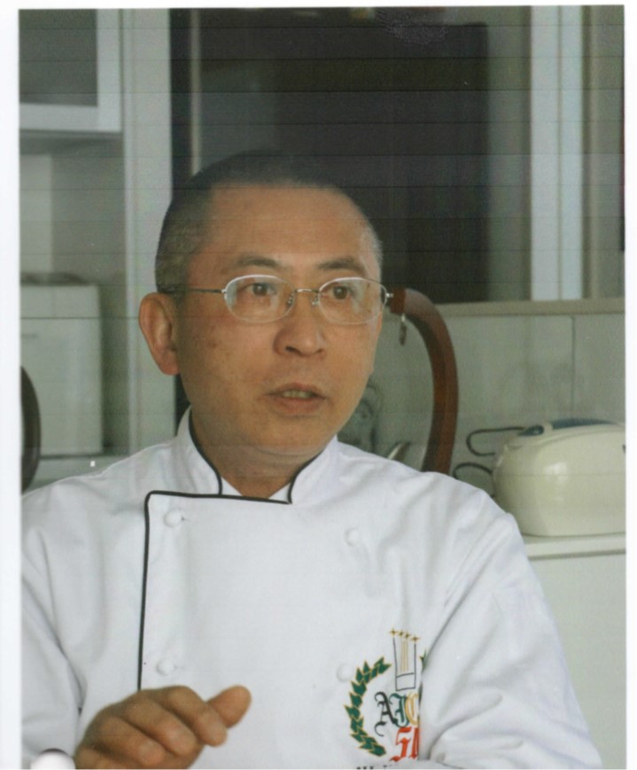 板花芳博